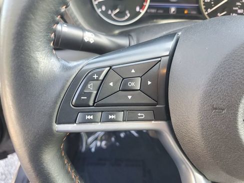 Used 2023 Nissan Sentra SR w/ SR Premium Package FWD image 17