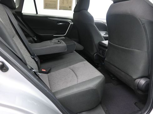 Used 2022 Toyota RAV4 XLE image 25