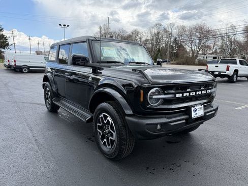 New 2026 Ford Bronco Outer Banks image 1
