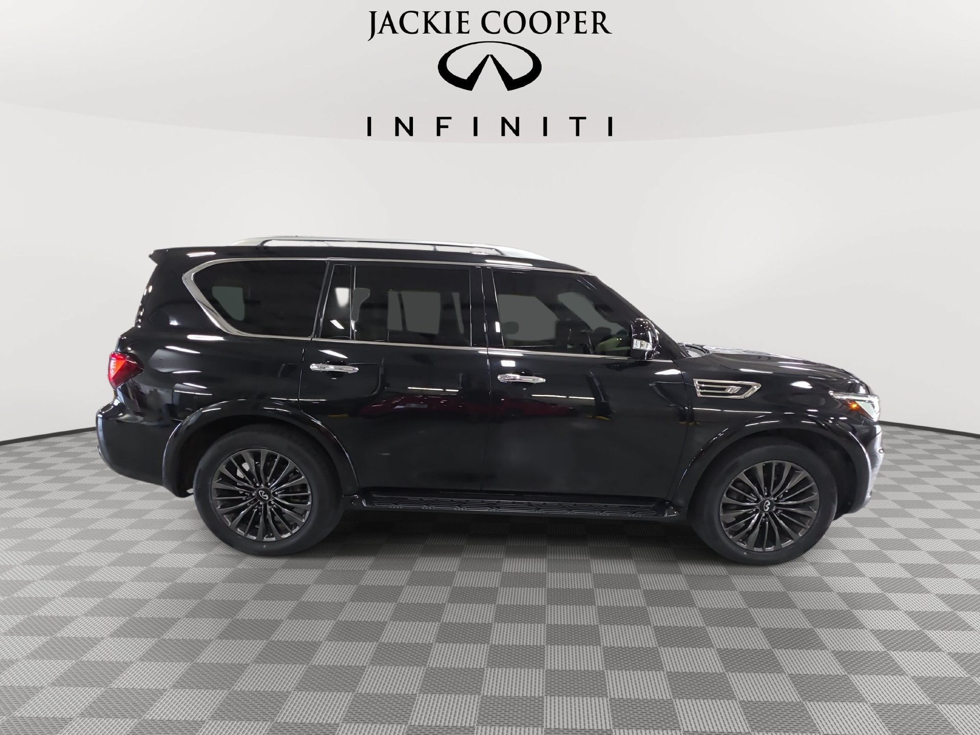 Certified 2024 INFINITI QX80 Sensory AWD/4WD image 4