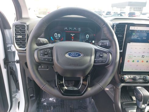 Used 2025 Ford Ranger Lariat w/ FX4 Off-Road Package AWD/4WD image 17