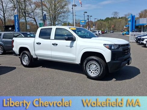 Used 2025 Chevrolet Colorado W/T RWD image 4