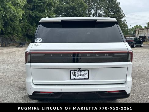 New 2026 Lincoln Navigator L Reserve AWD/4WD image 6
