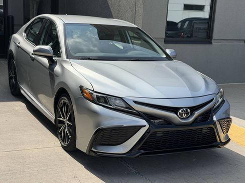 Used 2024 Toyota Camry SE FWD image 7