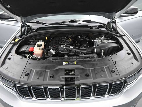 Used 2021 Jeep Grand Cherokee L Limited image 23