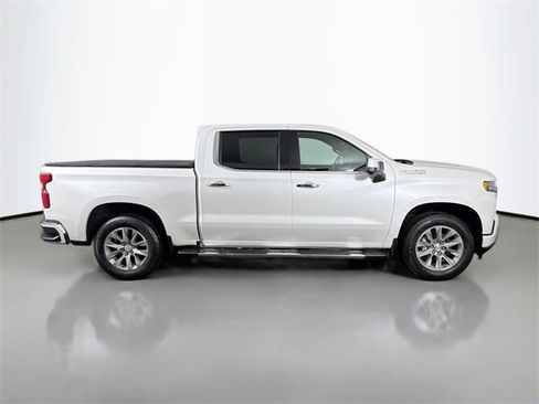 Used 2021 Chevrolet Silverado 1500 High Country w/ Technology Package image 4
