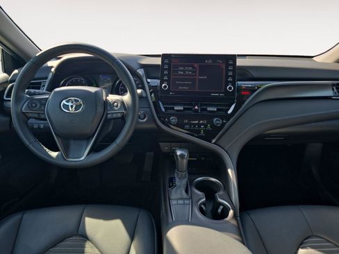 Used 2022 Toyota Camry SE w/ Audio Upgrade Package FWD image 9
