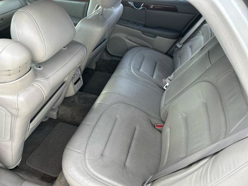 Used 2000 Cadillac De Ville w/ Comfort/Convenience Pkg image 7