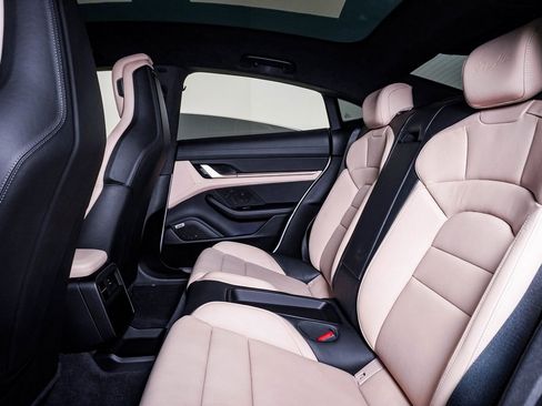 Used 2020 Porsche Taycan Turbo image 17