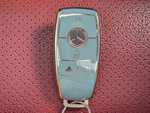 Used 2022 Mercedes-Benz GLC 300 image 32