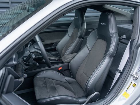 Certified 2023 Porsche 911 GT3 RWD image 5