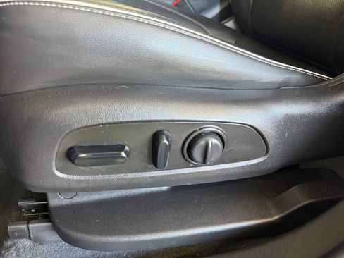 Used 2019 GMC Acadia Denali w/ Technology Package FWD image 14