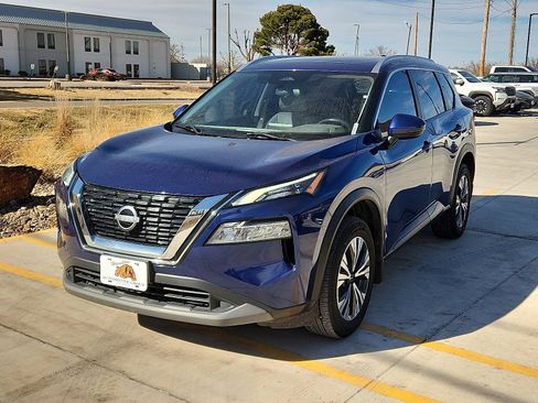 Used 2022 Nissan Rogue SV w/ SV Premium Package image 1
