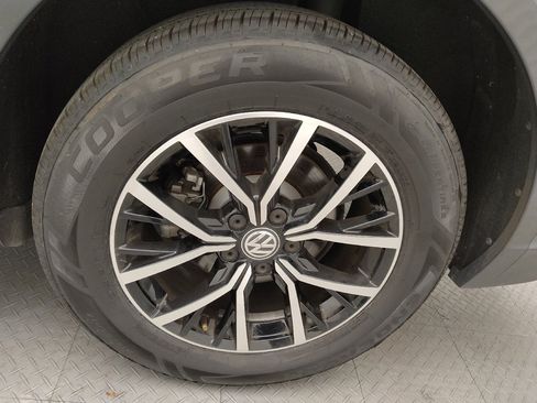Used 2021 Volkswagen Tiguan SE w/ Panoramic Sunroof Package AWD/4WD image 31