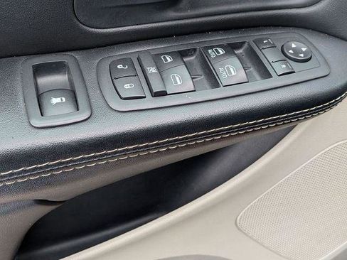 Certified 2018 Dodge Grand Caravan SXT image 13