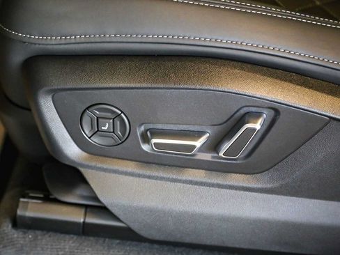 New 2026 Audi SQ8 Prestige AWD/4WD image 18