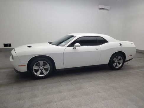 Used 2019 Dodge Challenger SXT RWD image 2
