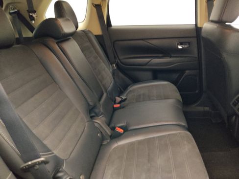 Used 2019 Mitsubishi Outlander SE AWD/4WD image 19