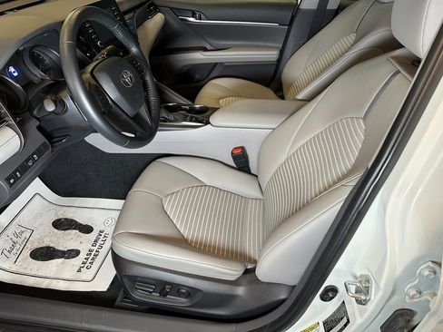 Used 2022 Toyota Camry SE image 18