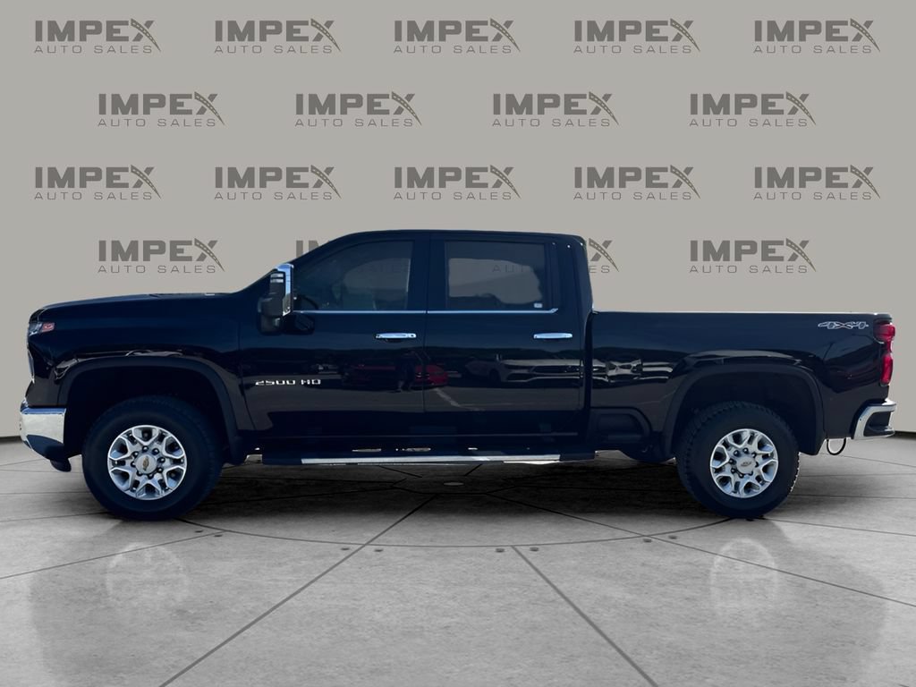 Used 2024 Chevrolet Silverado 2500 LTZ AWD/4WD image 2