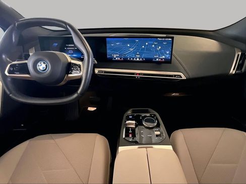Used 2024 BMW iX xDrive50 w/ Sport Package AWD/4WD image 13