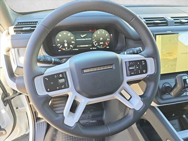 Used 2026 Land Rover Defender 110 X-Dynamic SE AWD/4WD image 18