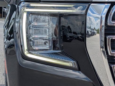 Used 2023 GMC Yukon SLT image 10