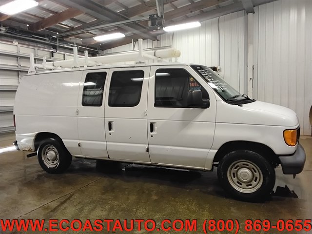 Used 2006 Ford E-150 and Econoline 150 RWD image 2