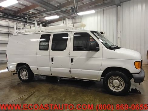 Used 2006 Ford E-150 and Econoline 150 RWD image 2