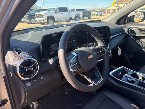 New 2026 Chevrolet Equinox LT w/ Convenience Package II FWD image 16