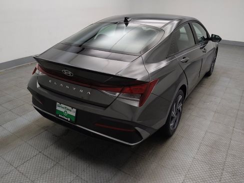 Used 2025 Hyundai Elantra Sport w/ Cargo Package FWD image 9