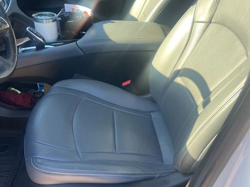 Used 2021 Buick Enclave Premium w/ Sun and Sites Package image 4