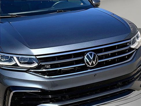 Used 2024 Volkswagen Tiguan SEL R-Line AWD/4WD image 33