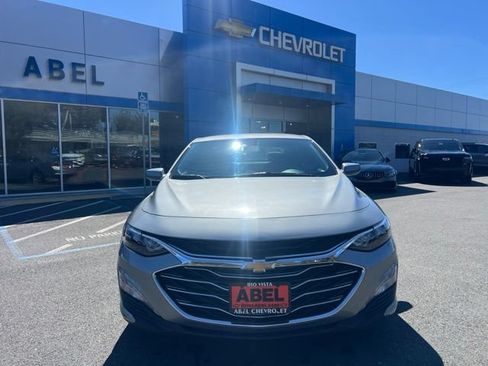 Used 2024 Chevrolet Malibu LT FWD image 2