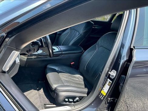 Used 2018 BMW 750i xDrive AWD/4WD image 23