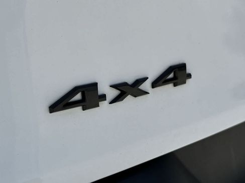 Used 2018 Jeep Cherokee Limited w/ High Altitude Package AWD/4WD image 12
