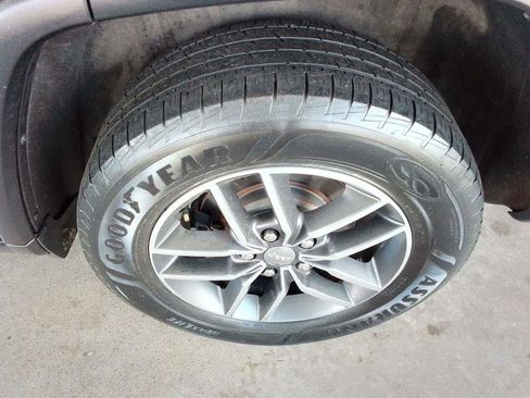 Used 2018 Jeep Grand Cherokee Limited w/ Luxury Group II image 27