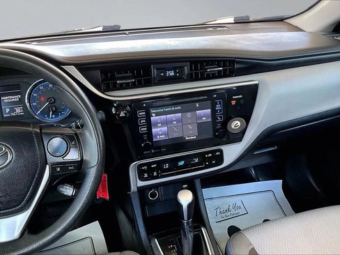 Used 2017 Toyota Corolla LE FWD image 9