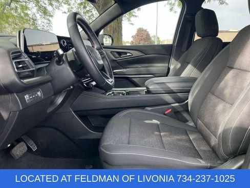 Used 2025 Chevrolet Traverse LT w/ Midnight/Sport Edition AWD/4WD image 19