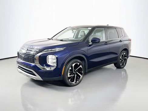 Used 2022 Mitsubishi Outlander SEL Black Edition image 4