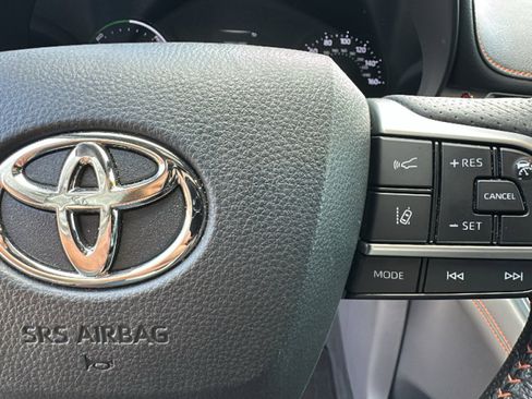 Used 2021 Toyota Sienna XSE image 20