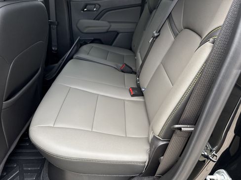 Used 2025 Chevrolet Colorado ZR2 w/ Technology Package image 19