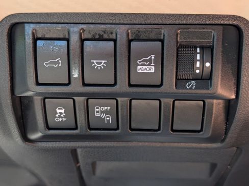 Used 2021 Subaru Ascent Premium w/ Convenience Package AWD/4WD image 10