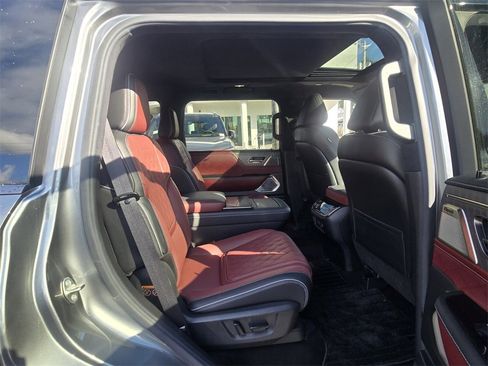 Certified 2025 INFINITI QX80 Autograph w/ Autograph Exterior Package image 18