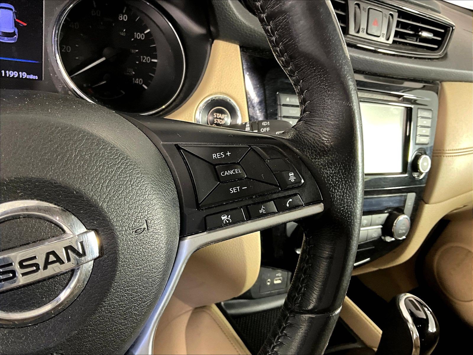 Used 2018 Nissan Rogue SL w/ Premium Package AWD/4WD image 11