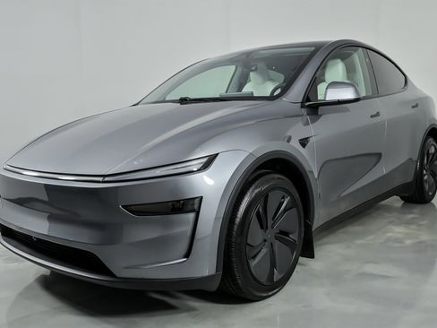 Used 2026 Tesla Model Y Long Range image 6