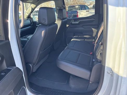 Used 2025 GMC Sierra 1500 SLT image 24