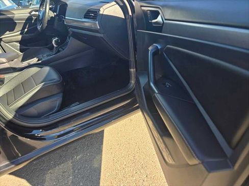 Used 2024 Volkswagen Jetta SE image 10