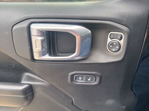 Used 2021 Jeep Wrangler Unlimited Sport image 17