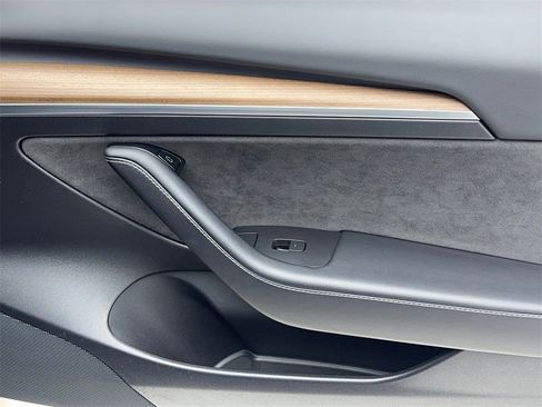 Used 2021 Tesla Model 3 Standard Range Plus image 50